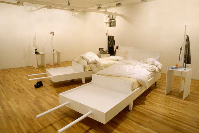 Lee Mingwei  李明维- The Sleeping Project  2000 - installation view at Lombard Freid Gallery  New York