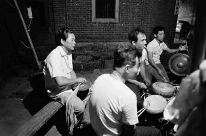 Chen Chuanxing  陈传兴    -  Percussion musicians  -  Photography  -  2015  