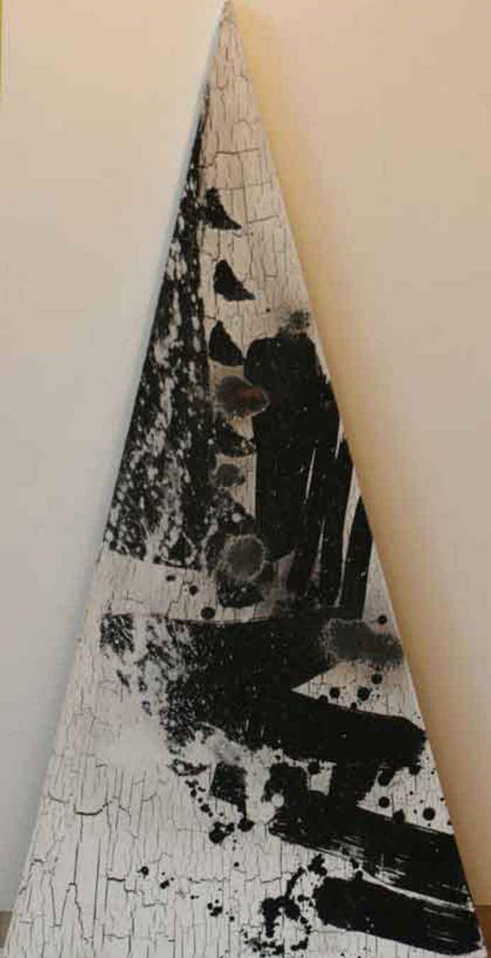 Kwok Mang Ho ??? - Mountain Frogscape E - Totem - Ink on wood 119 x 59,5 cm - 2014 Kwok Mang Ho ??? - Mountain Frogscape E - Totem - Ink on wood 119 x 59,5 cm - 2014