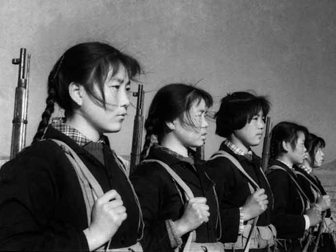  Wang Qiuhang  王秋杭 - Young female soldiers  1972  -  UltraGiclee Print on Glossy Photo Paper