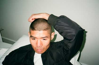  © Ren Hang