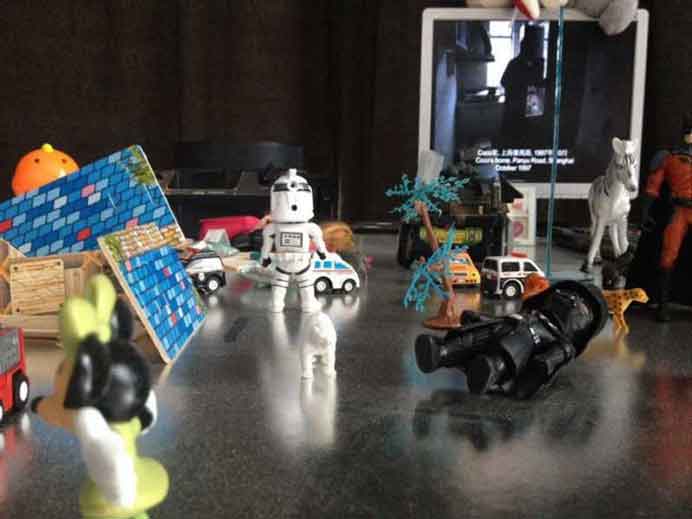 ©  Big Tail Elephant -  Xu Tan