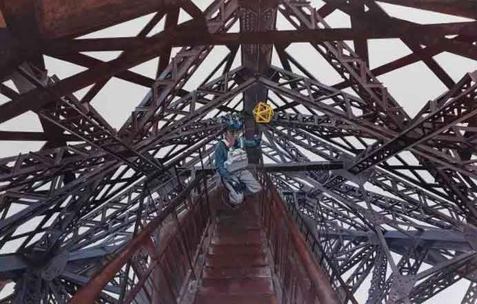 Chen Langmu 陈朗慕 - To Kill a Dodecahedron 杀死十二面体 - 2016 Oil on canvas Chen Langmu 陈朗慕 - To Kill a Dodecahedron 杀死十二面体 - 2016 Oil on canvas