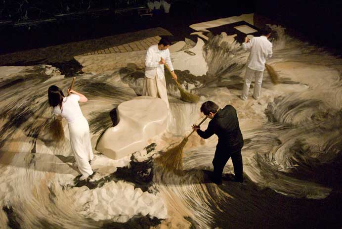 Lee Mingwei  李明维 - Guernica in Sand   2007 - installation view at the Chicago Cultural Center 