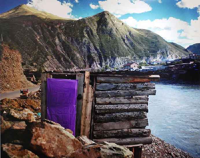  Xiong Wenyun  熊文韵 -  Ten Years of Moving Rainbow  Sichuan-Tibet Road  Qamado N°51  -  Photo  1999