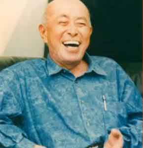 Yang Yu-Yu  杨英风 - portrait  -  chinesenewart