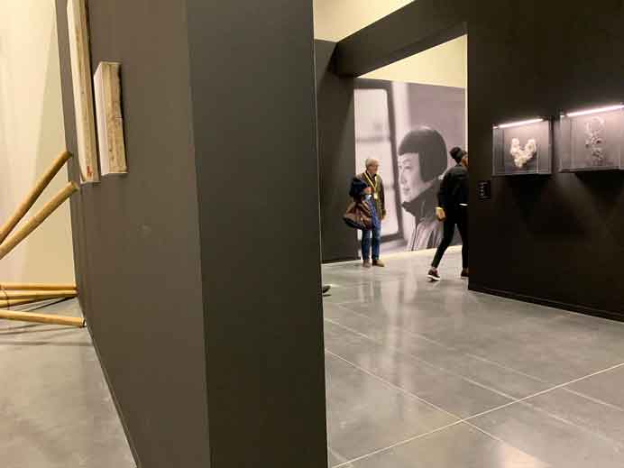 Sophie Hong 洪丽芬 - Des feuilles du mûrier le temps fait des robes de soie - 13.03 20.09 2020 La Piscine Roubaix Sophie Hong 洪丽芬 - Des feuilles du mûrier le temps fait des robes de soie - 13.03 20.09 2020 La Piscine Roubaix