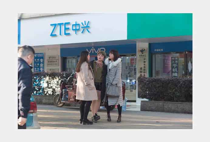 Sun Datang 孙大棠 - Red - Giclee - 2017 Sun Datang 孙大棠 - Red - Giclee - 2017