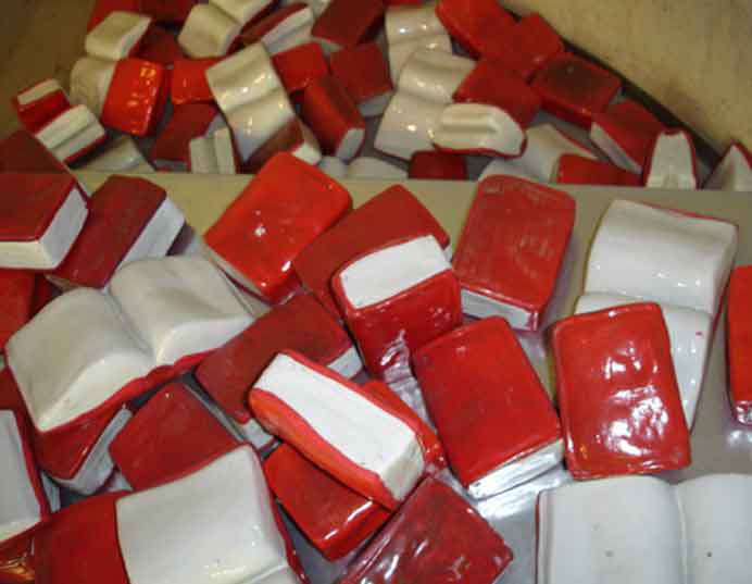 Xu Yihui 徐一晖 - Little Red Books - porcelain installation Xu Yihui 徐一晖 - Little Red Books - porcelain installation