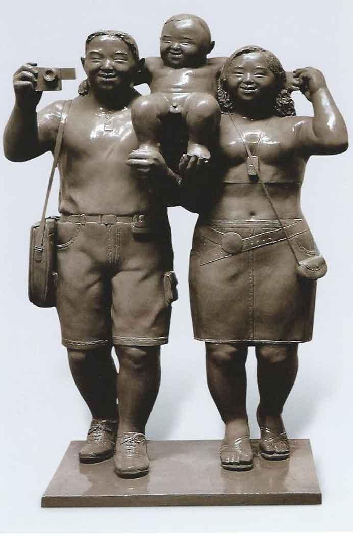  Zhou Acheng  周阿成 -  The Whole Family of Afu  -  Bronze  -  2005 