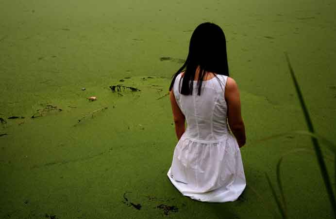 Li Xinmo  李心沫 - The Death of Xinkai River  -  Performance  2008 