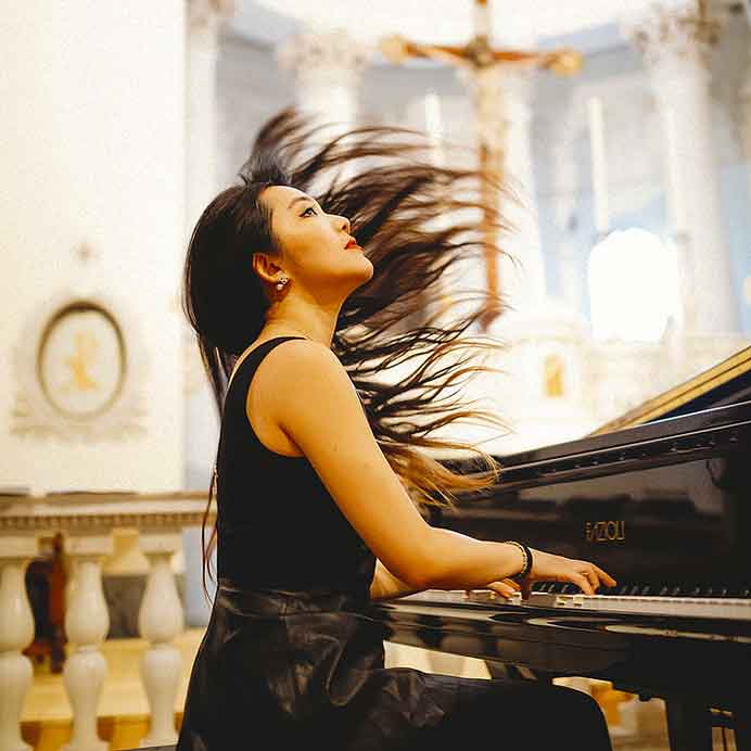 Melodie Zhao  赵梅笛  photo ZVG  -  chinesenewart