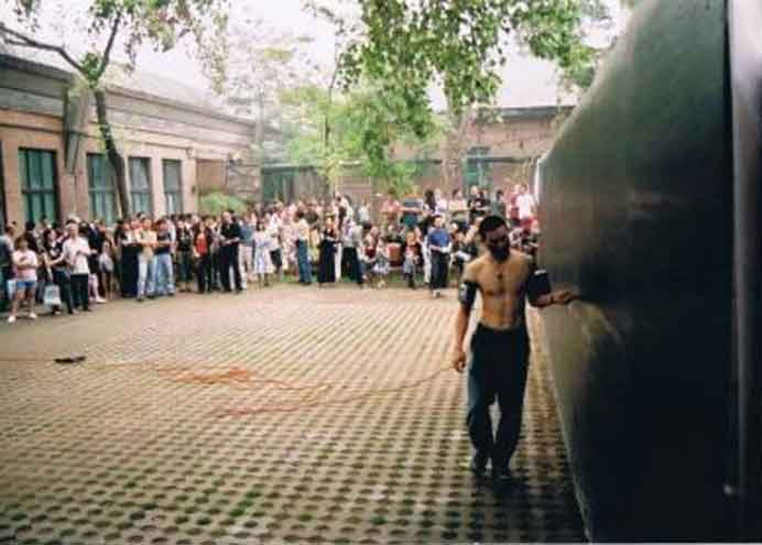 Shi Jin-Hua  石晉华  -  Pencil Walker  -  Performance  -  Hua-Shan Arts District  Taipei  -  1996