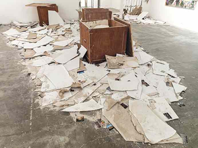 Wang Youshen 王友身 - Per Square Meter - My Space - installation - 2010 Wang Youshen 王友身 - Per Square Meter - My Space - installation - 2010