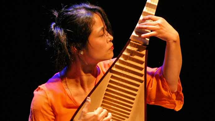 Wu Man  吴蛮  chinesenewart