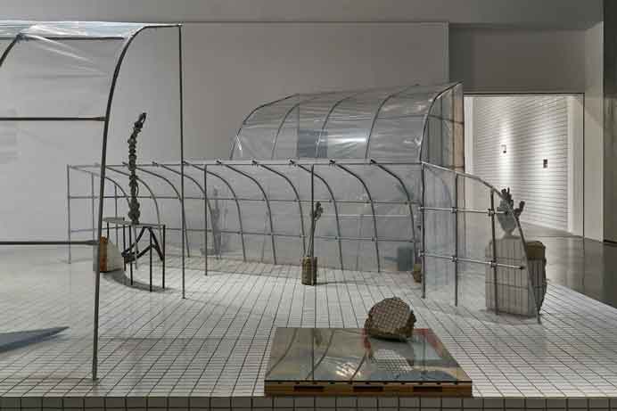 Zhang Ruyi 张如怡 - Speaking Softly - The Desert is Not Sad, Nor is it Deserted - installation - UCCA Beijing - 2022 Zhang Ruyi 张如怡 - Speaking Softly - The Desert is Not Sad, Nor is it Deserted - installation - UCCA Beijing - 2022