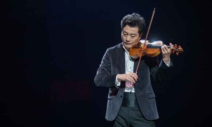 Lü Siqing  吕思清 photo major performing arts group 