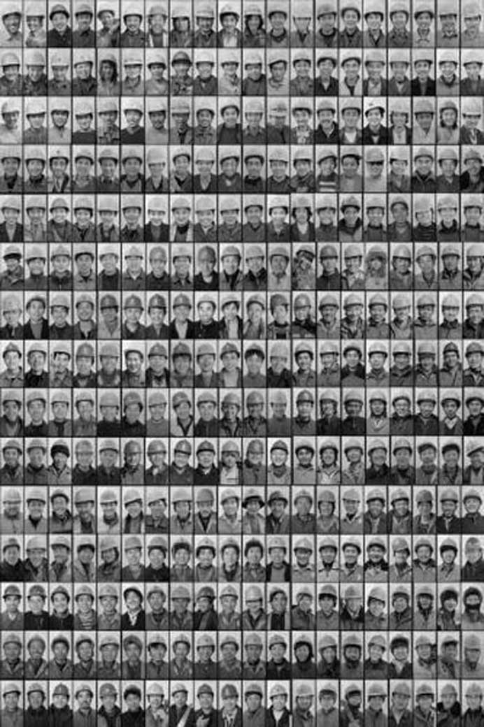 Wen Fang 文芳 - 300 Terra Cotta Migrant Laborers of People's Republic - Photography 2008 Wen Fang 文芳 - 300 Terra Cotta Migrant Laborers of People's Republic - Photography 2008