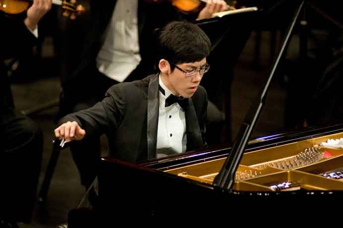 Haochen Zhang  张昊辰  