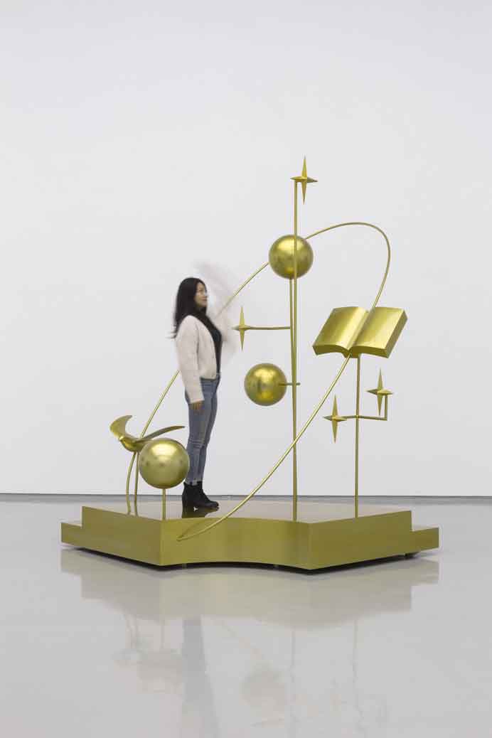 Li Weiyi  李维伊   -  Bird, Balls, Stars and Book  -  Gold-plated stainless steel  200 x 200 x 270 cm  -  2019 