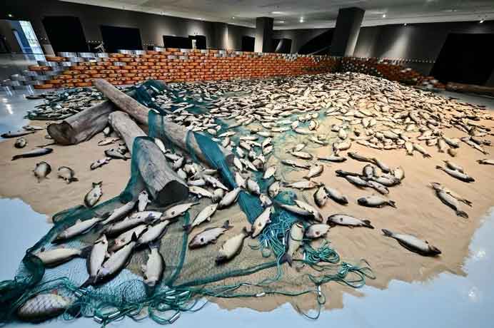 Shen Shaomin 沈少民 - Chinese Carp - Silicone, Drive Motor, Electronic Breathing System, Metal Packing Box, 205 m² - installation - 2023 Shen Shaomin 沈少民 - Chinese Carp - Silicone, Drive Motor, Electronic Breathing System, Metal Packing Box, 205 m² - installation - 2023