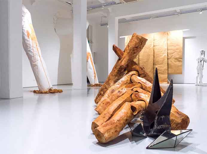 Tang Da Wu 唐大雾 - I Don't Like Fine Art - ShanghART 29.07 01.10 2023 Singapore Tang Da Wu 唐大雾 - I Don't Like Fine Art - ShanghART 29.07 01.10 2023 Singapore