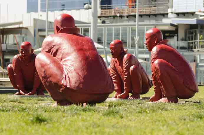 Wang Shugang  王书刚  -  Meeting N°.1  -  8 figures 92 x 70 x 50 cm Painted bronze  -  2009  NewQuay Promenade  Melbourne