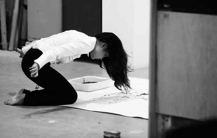 Xie Rong 谢蓉 - Home 家 - Performance - Galerie Huit - 20.03 20.04 2017 Hong Kong Xie Rong 谢蓉 - Home 家 - Performance - Galerie Huit - 20.03 20.04 2017 Hong Kong