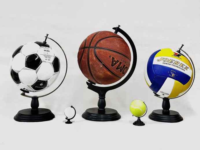  Yo Chow  周芷瑶  -  Bal instrument  -  Basketball, soccer ball, volleyball ball, tennis ball, readymade object (size variable)  -  2023