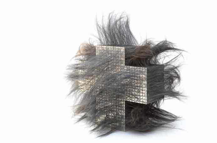 Zhang Liyu  张立宇   -  Hairy Cross  -  Material: Coins and steel wire  -  120 x 140 x 100 cm  -  2008
