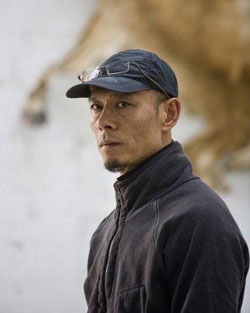 Zhang Huan 张洹 -  portrait  -  chinesenewart