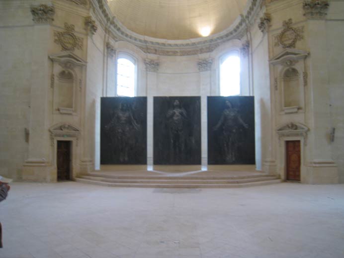 Yan Pei-Ming  -  Installation du triptyque dans la Chapelle de l'Oratoire  -  Nantes  2012 - Photo Danièle Sicard
