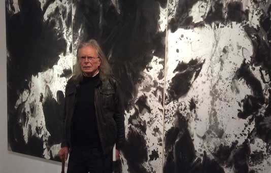 Michel Nau devant une oeuvre de A-Sun Wu
Galerie Baudoin Lebon Paris Michel Nau devant une oeuvre de A-Sun Wu,galerie Baudoin Lebon Paris