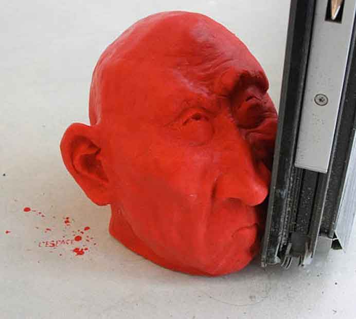  Gao Jie  高洁  -  La majorité du silence forcé  -  Résine  40 x 30 x 30 cm  -  2011