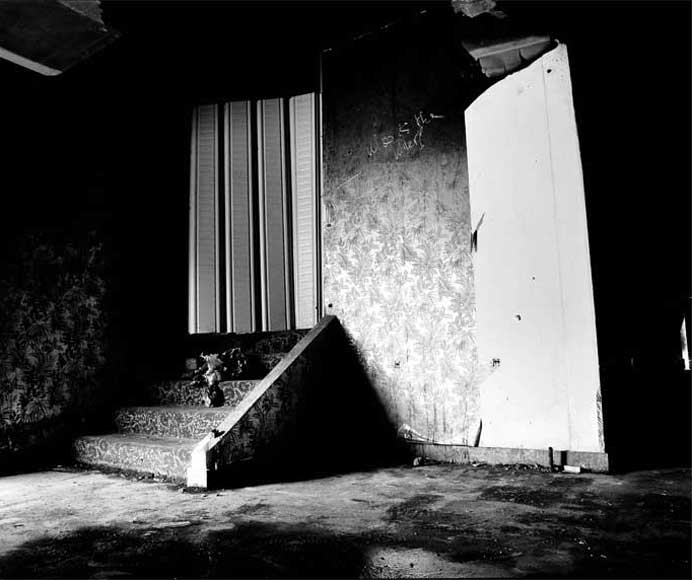 Wen-Yang Liu  劉紋羊-  Hôtel 2000	2000旅館	tirage argentique en n/b